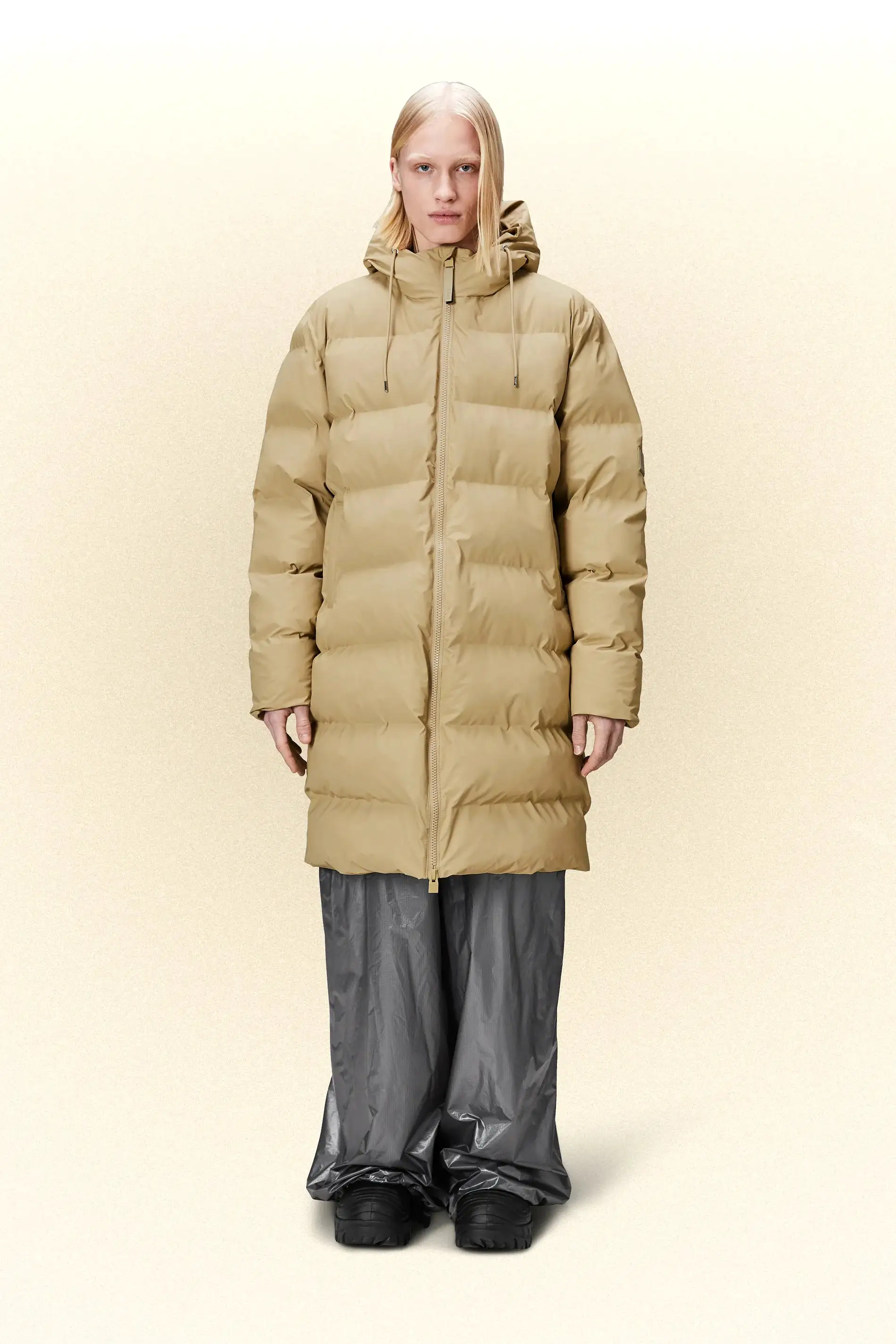 RAINS AI23-24 Alta Long Puffer Jacket Sand