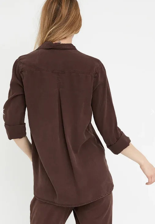 SHIRT TAIL BUTTON DOWN